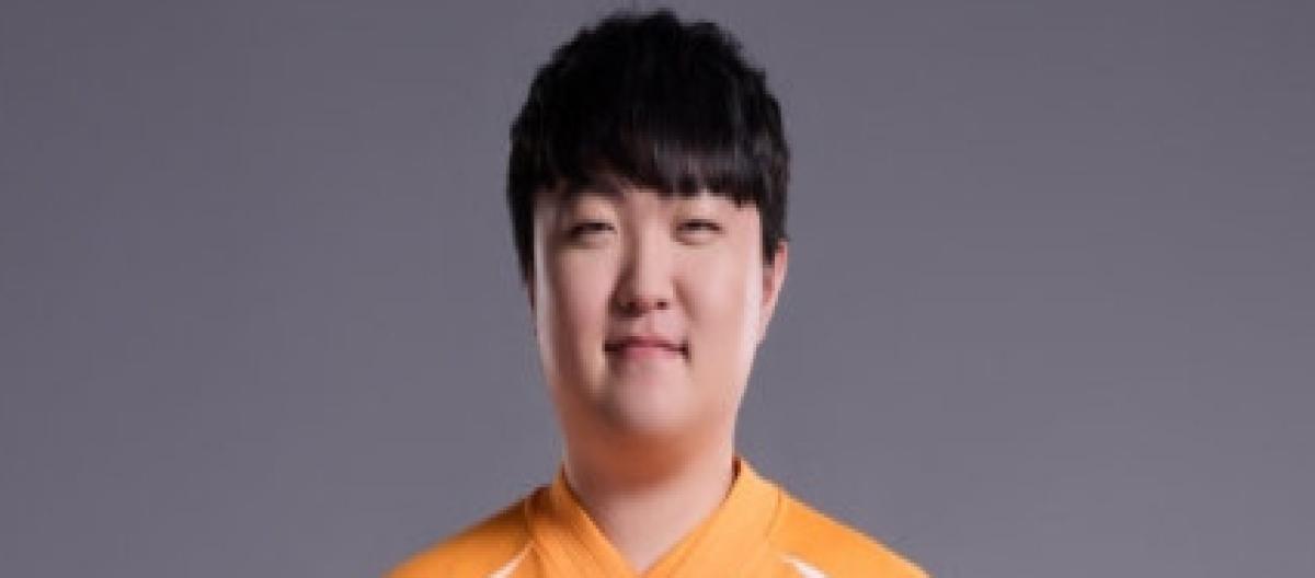 OMG Korean aid Moham publicly apologized for inappropriate remarks, the club responded that it would strengthen management