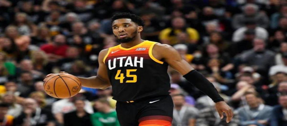 Mitchell scored 33 points to lead the Cavaliers to a big win over the Suns.