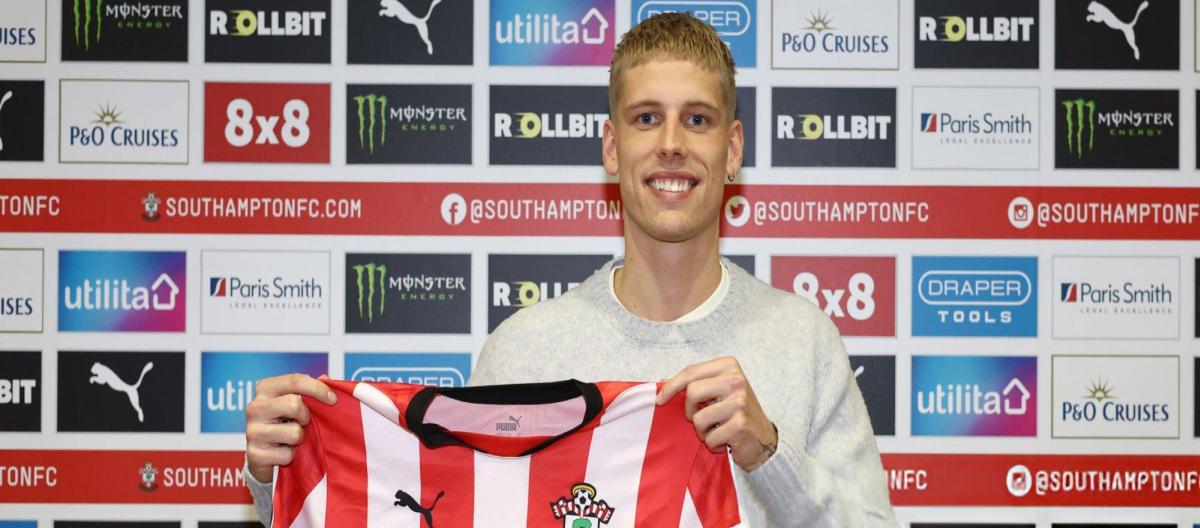 Rennes attacking midfielder Albert Grønbæk joins Southampton on-loan..