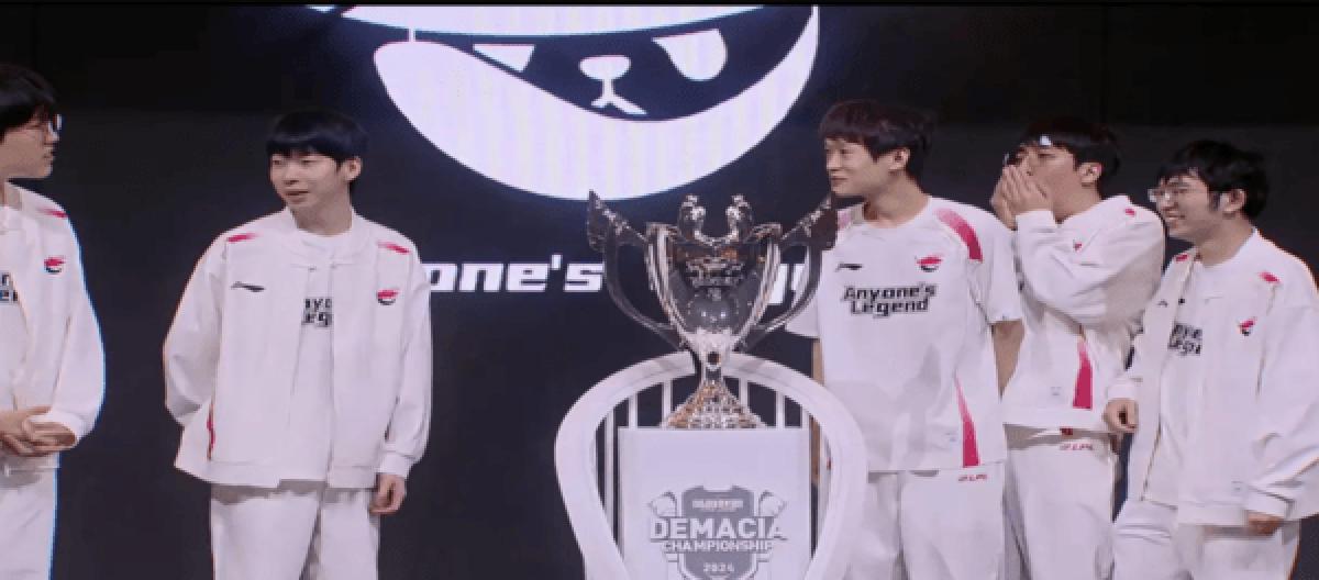 LPL knockout match: JDG advances strongly, Tarzan becomes the god in the life-or-death game