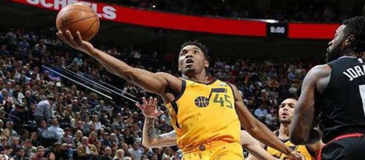 Mitchell scored 22 points in the first half, Cavaliers lead Grizzlies
