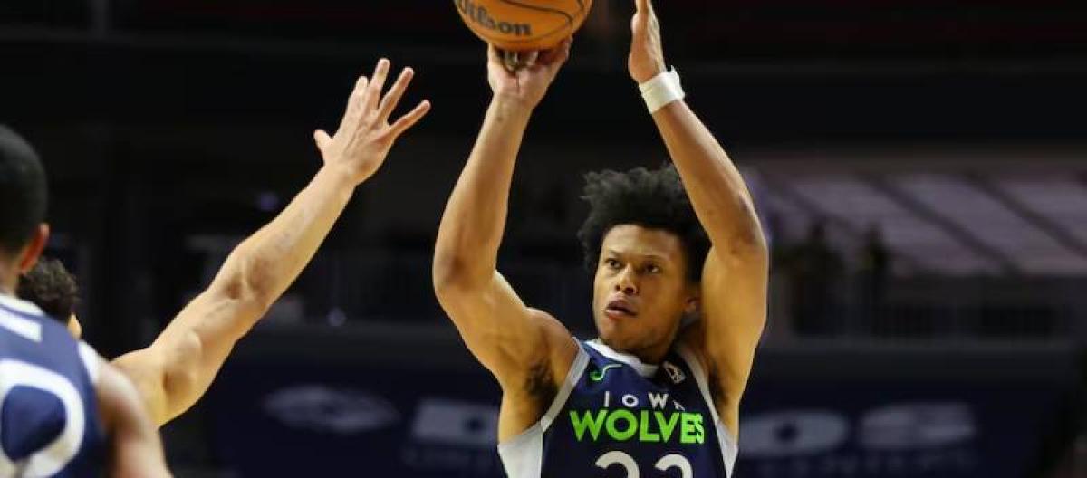 Minnesota Timberwolves sign guard Jalen Clark to new contract