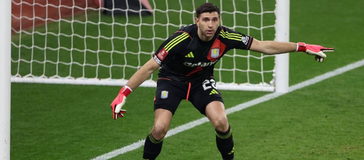 Emiliano Martinez praised his team's performance