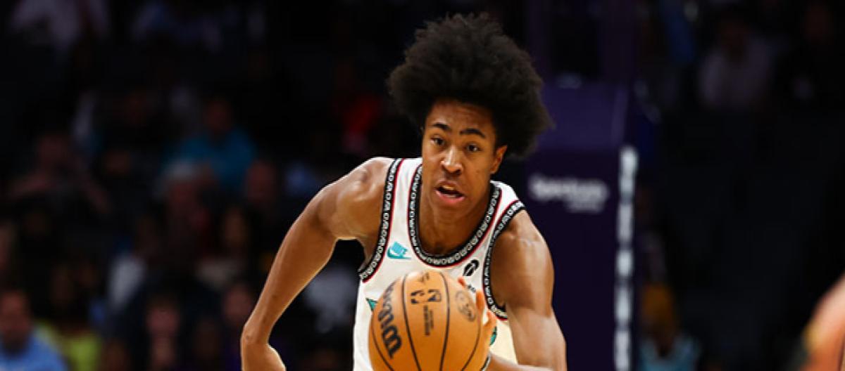 Shams: Grizzlies rookie Jalen Wells was discharged from the hospital today and will be out indefinitely due to a broken wrist