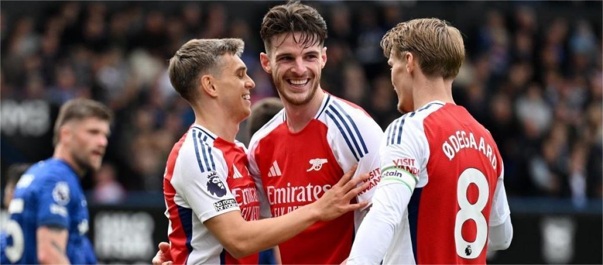 Premier League - Trossard scored twice as Arsenal beat Ipswich 4-0