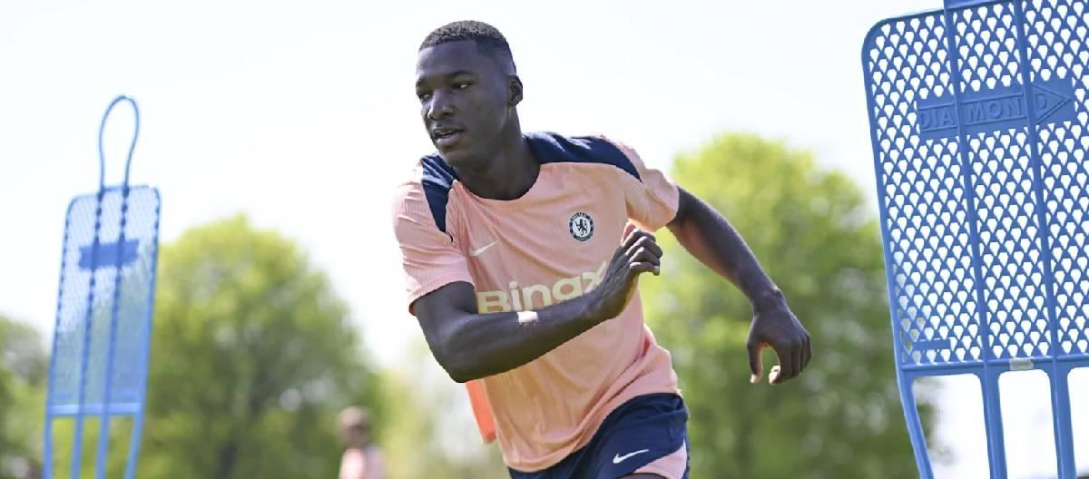 Moises Caicedo calls on the team to give their all and show their unique style