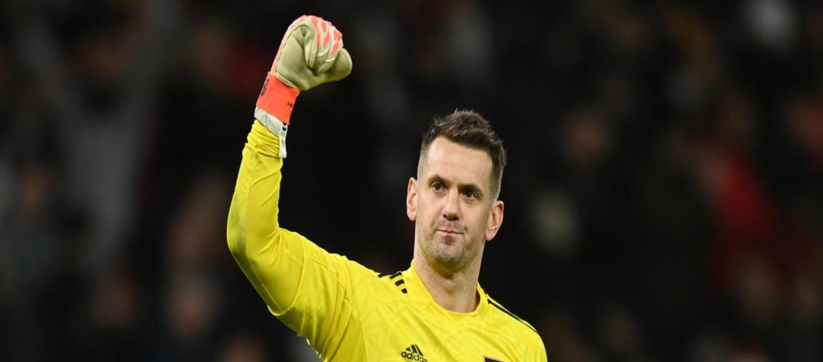 Official: Manchester United extends contract with 39-year-old goalkeeper Tom Heaton until June 2026