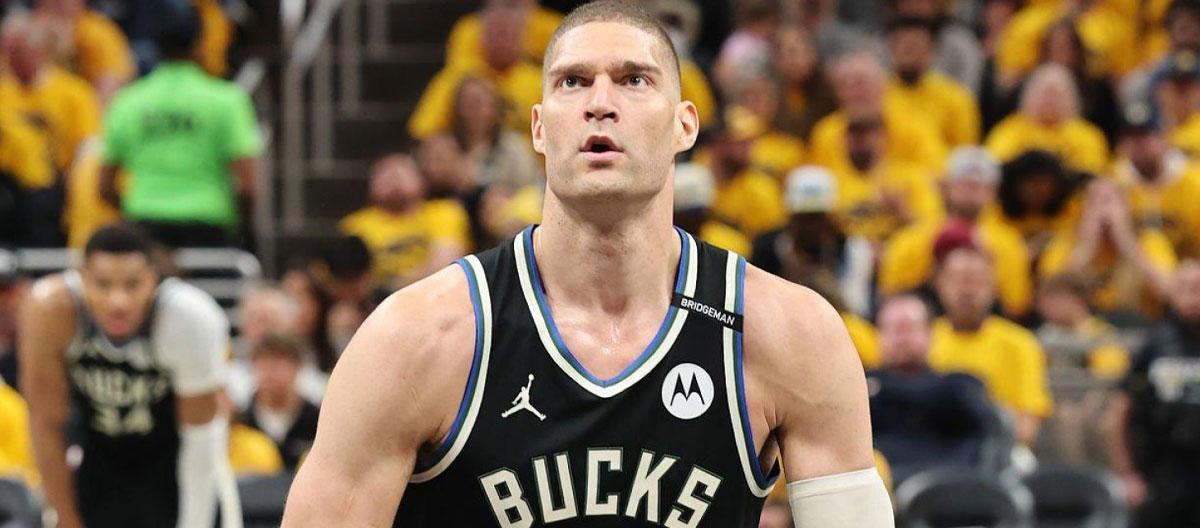 Shams Charania exclusively reported that Milwaukee Bucks center Brook Lopez has agreed to a two-year contract with Los Angeles Clippers..