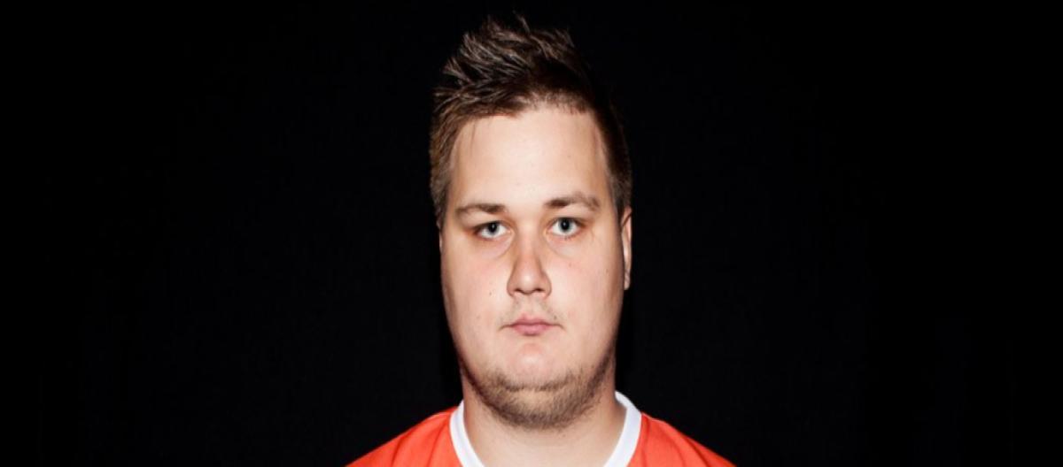 G2 officially announced that it has demoted the commander Snax to the bench