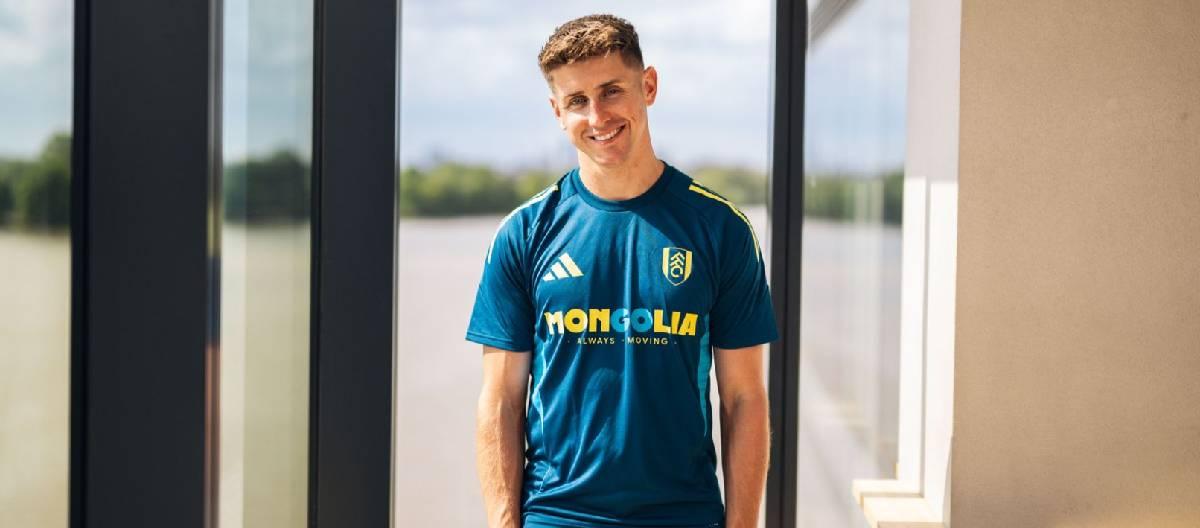 Tom Cairney has signed a new contract with Fulham and will continue to work with the club moving forward