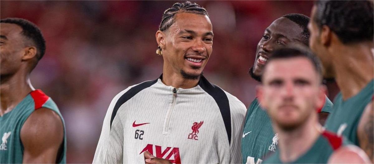 Robertson stresses senior players need to help new teammates adapt to the team
