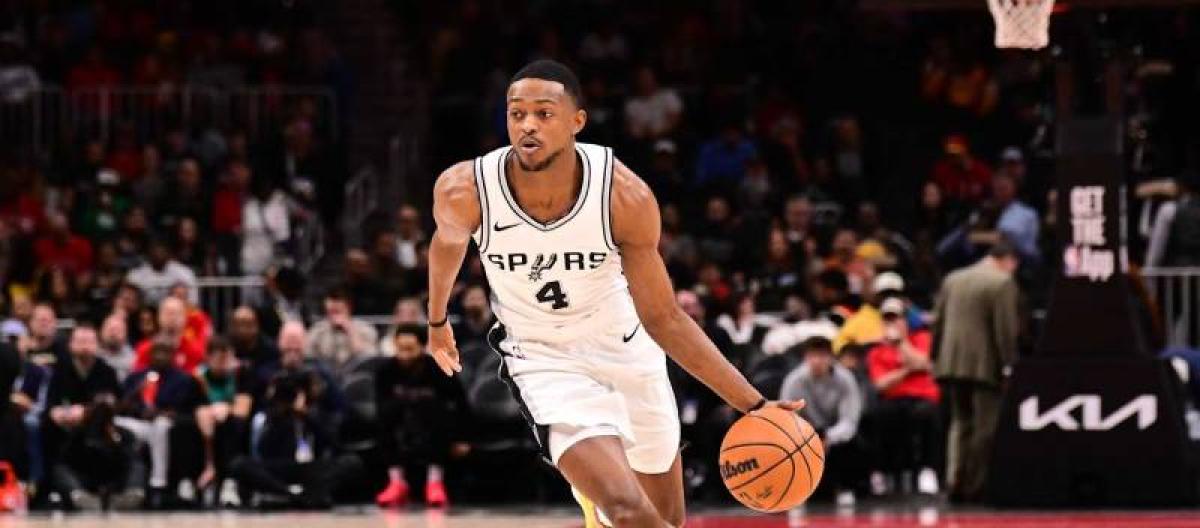 De'Aaron Fox signs 4-year, $229 million contract extension with the San Antonio Spurs