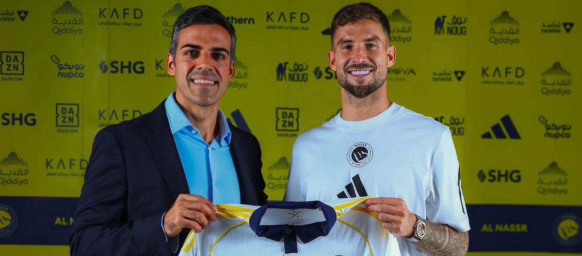 Barcelona's Spain international defender Iñigo Martinez joins Al-Nassr on free transfer..