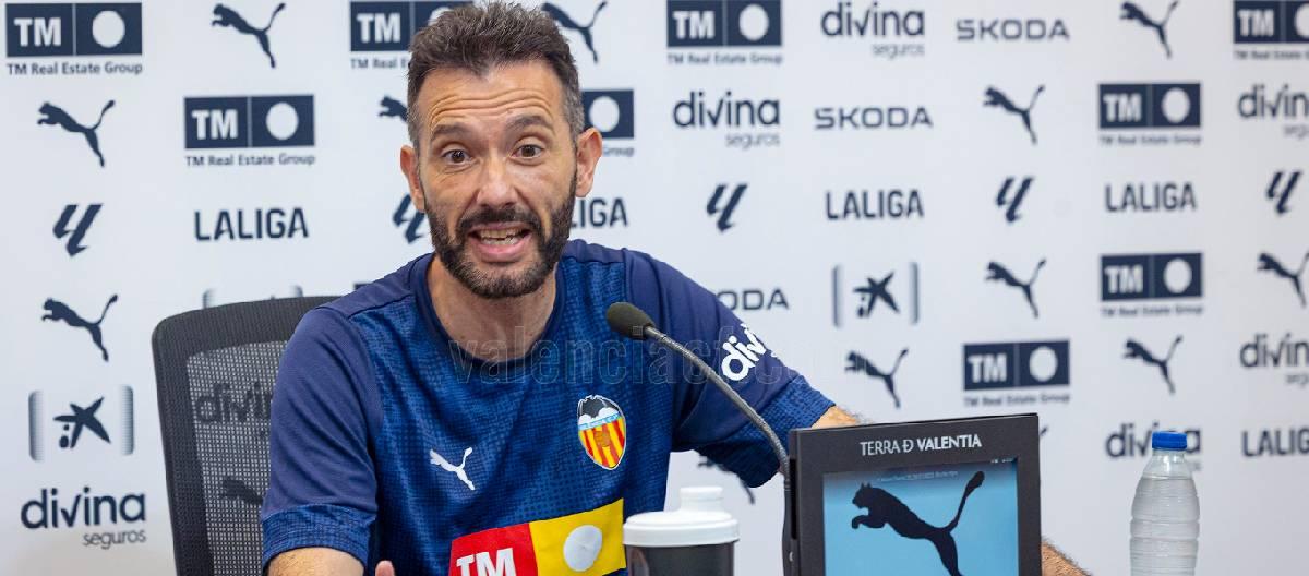 Carlos Corberán: We will greet the new season in the best condition and live up to the fans' expectations of us