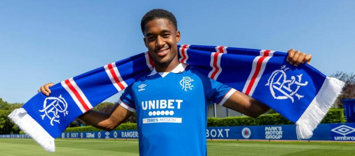 19-year-old left-back Megoma joins Glasgow Rangers on loan