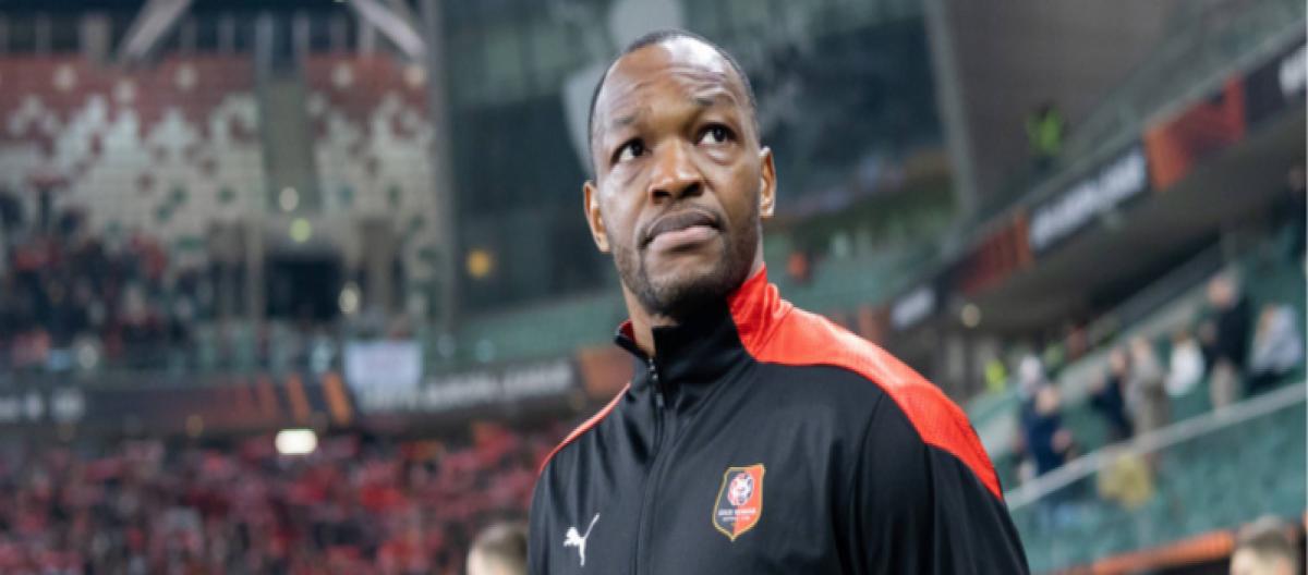 Former French goalkeeper Mandanda announced his retirement at the age of 40