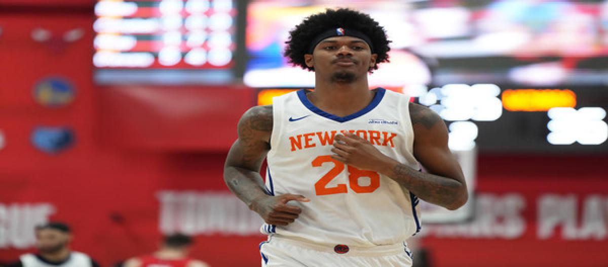 Knicks officially sign Dick Pate to training camp