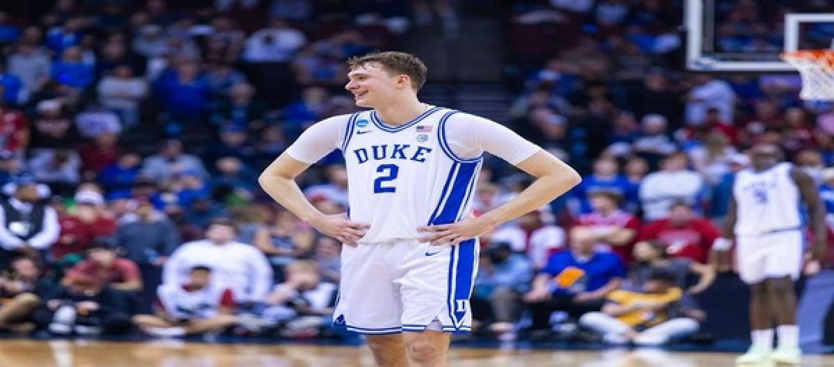 Flagg scored 10 points in his debut as the Mavericks defeated the Thunder in the preseason