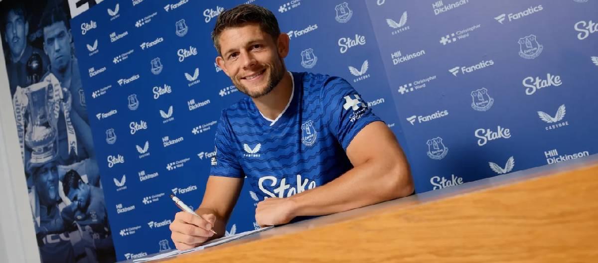 James Tarkowski signs new contract with Everton, keeping him at the club until June 2028