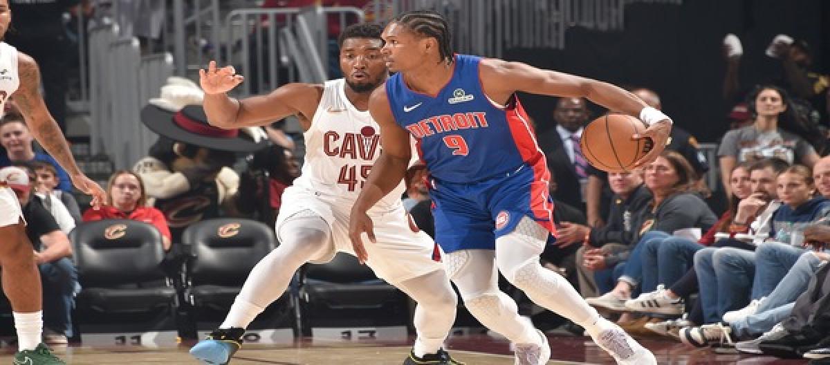 Mitchell scored 17 points as the Cavaliers defeated the Pistons 118-100.