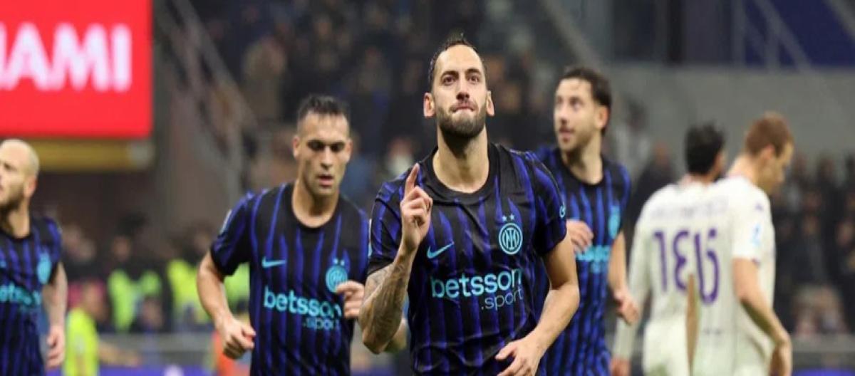 Serie A – Hakan Çalhanoğlu scores twice as Inter Milan secure a 3-0 home victory over Fiorentina. Serie A – Hakan Çalhanoğlu scores twice as Inter Milan secure a 3-0 home victory over Fiorentina.
