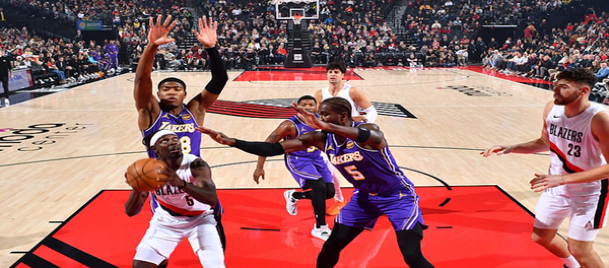 Smith explodes for 25 points as Lakers defeat Trail Blazers 123-115, securing their fourth consecutive win.