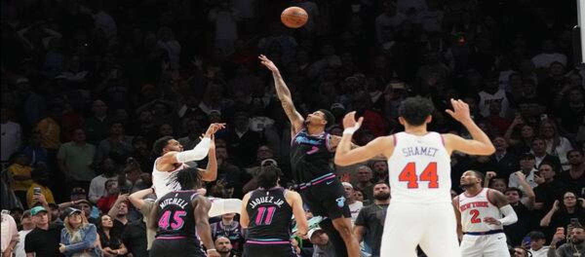 Powell scored 19 points and Mitchell added 18, as the Heat narrowly defeated the Knicks 115-113.