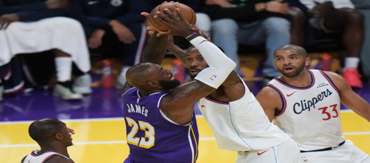 Doncic's 43 points, 9 rebounds, and 13 assists led the Lakers to a 135-118 victory over the Clippers.