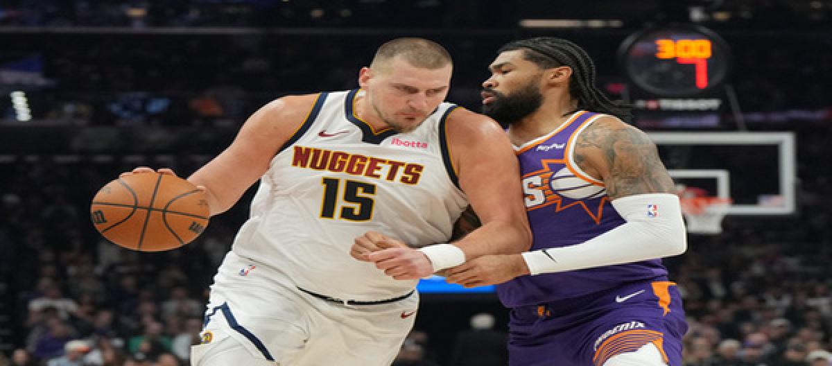 Brooks' 27 points weren't enough to stop the Nuggets from defeating the Suns 130-112.