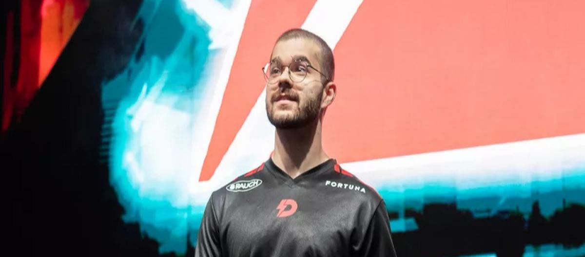 ECLOT sniper forsyy has announced his imminent departure from the team; interested parties are welcome to contact him.