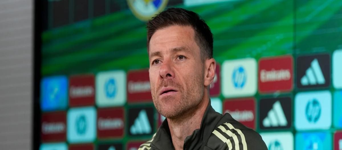 Le Monde: Alonso's job is in jeopardy; midweek match against Manchester City is his last chance.