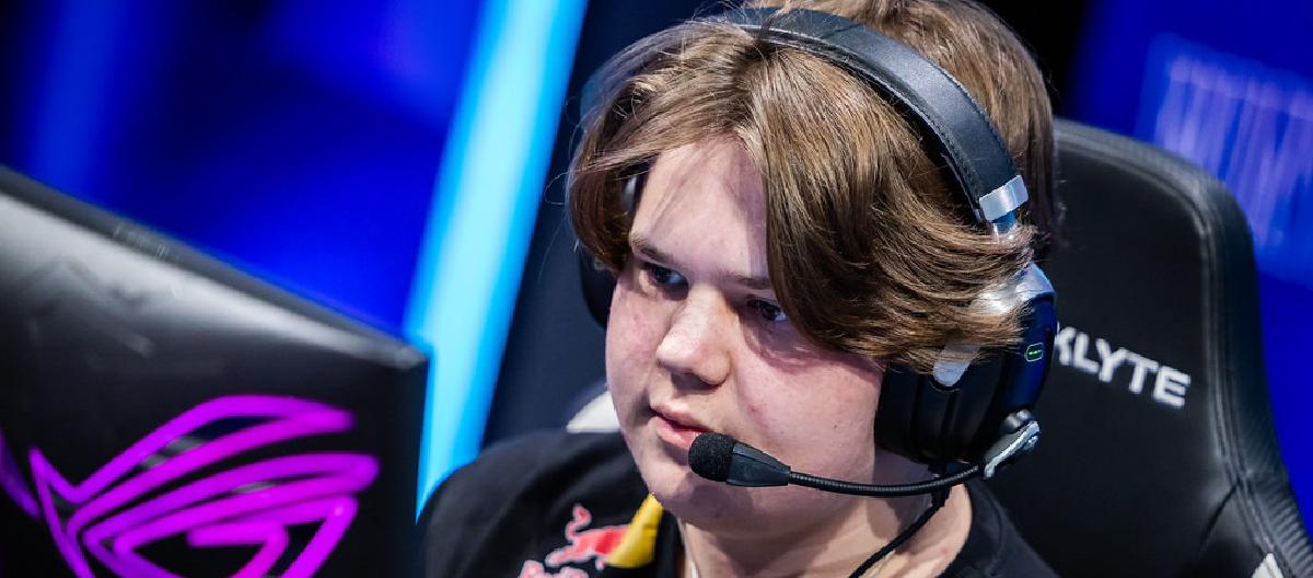 CS2: zweih overcame six months of pressure, steadily established himself in the game, and carved out his own territory to advance to the semifinals.