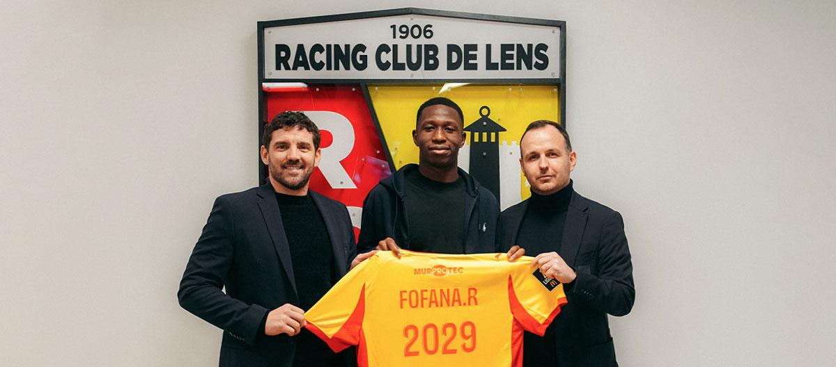 Lens completes contract extension with young French forward Rayan Fofana..