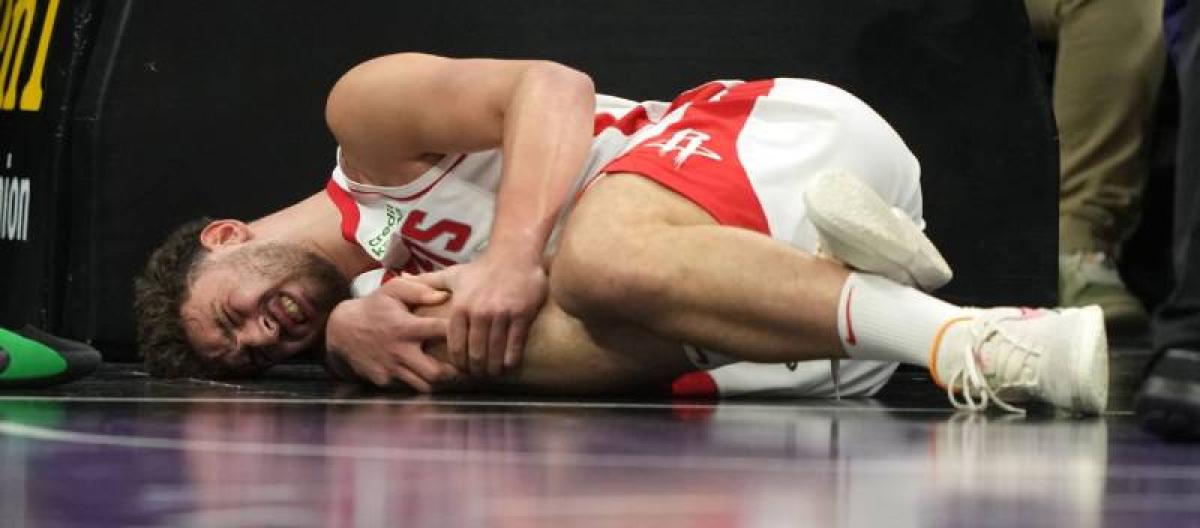 Alperen Shin-kyung left the game with a sprained ankle, casting a shadow over the Rockets' prospects.