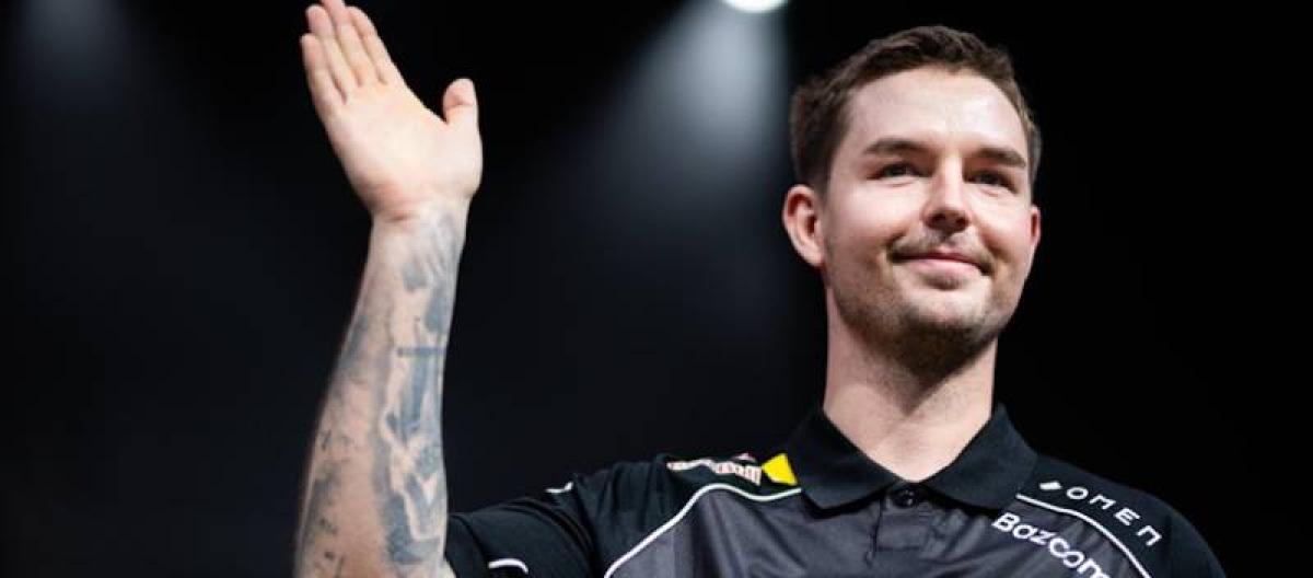 dev1ce joins 100 Thieves Roobet for the 2026 season.