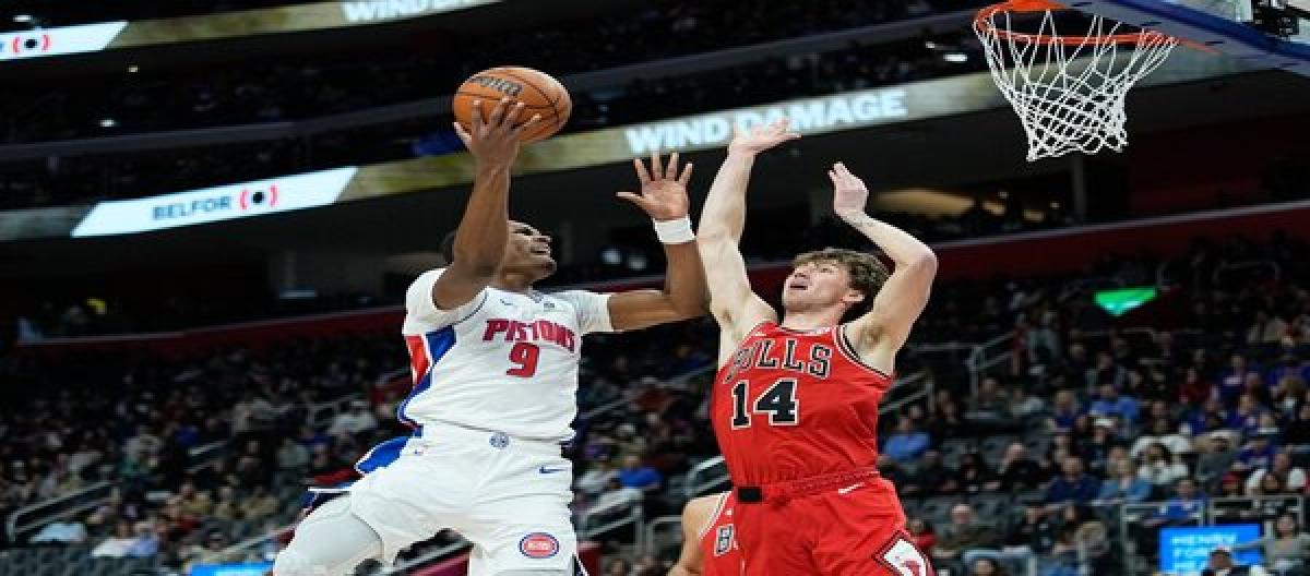 Stewart's 31-point outburst helped the Pistons defeat the Bulls 108-93.