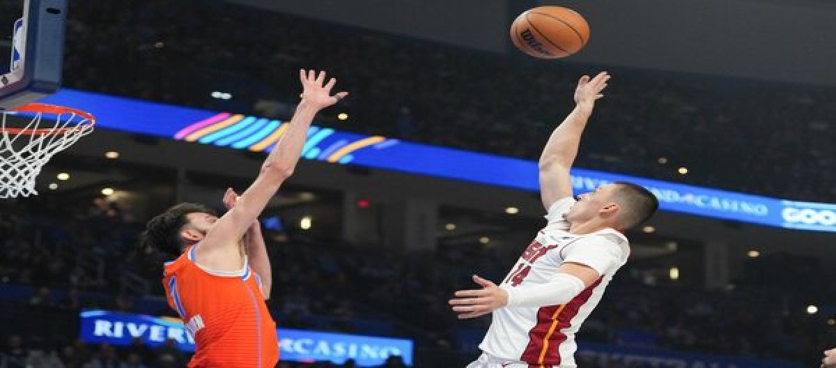 Alexander led the Thunder to a 124-112 victory over the Heat with 29 points, 5 rebounds, and 8 assists.