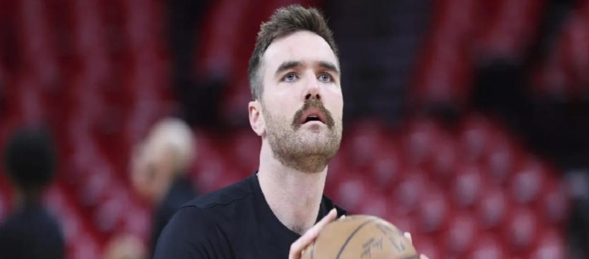 The Warriors officially announced Patrick Spencer as a regular starter and plan to pursue Lonzo Ball.