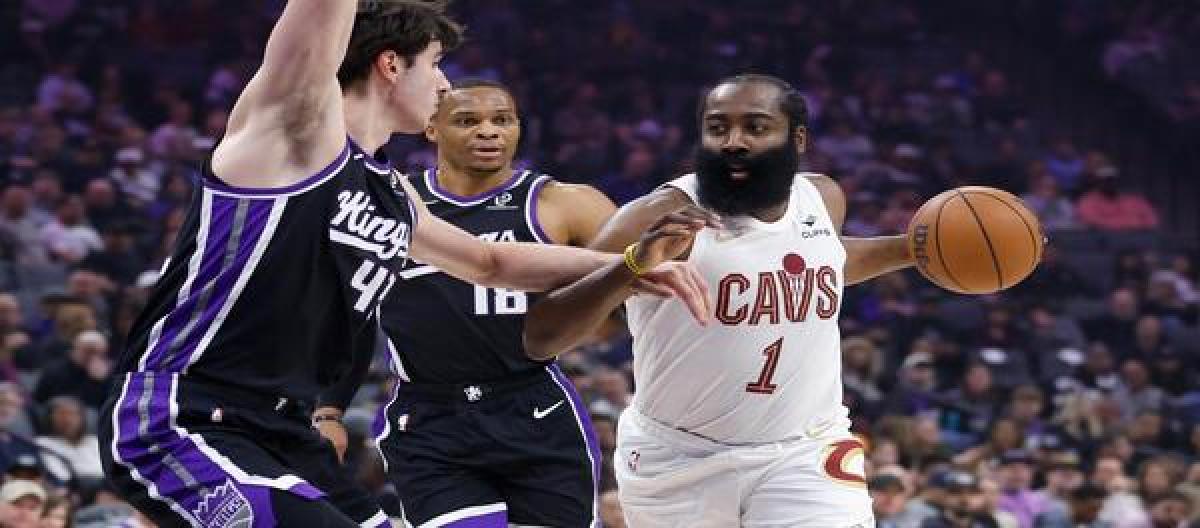 Mitchell's 35 points shone as the Cavaliers defeated the Kings 132-126.