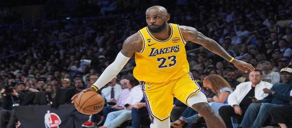 Moody's 25 points were in vain as the Lakers defeated the Warriors 105-99.