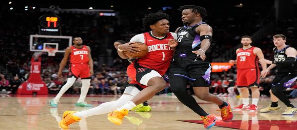 Smith's 31 points shone throughout the game as the Rockets easily defeated the Jazz 125-105. Smith's 31 points shone throughout the game as the Rockets easily defeated the Jazz 125-105.
