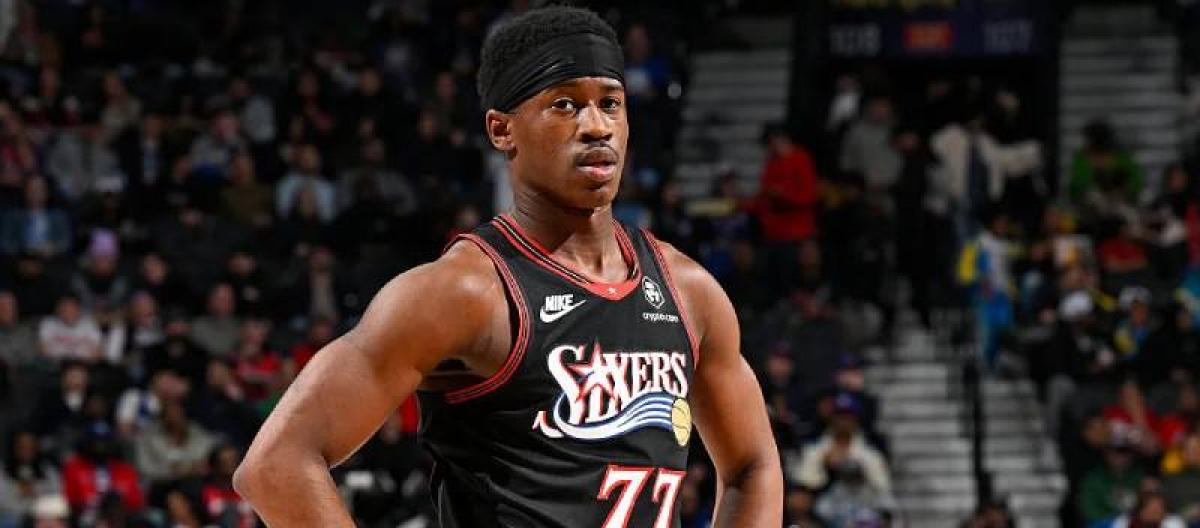 76ers' rising star and MVP VJ Echcomb suffers a serious fall and is sidelined.