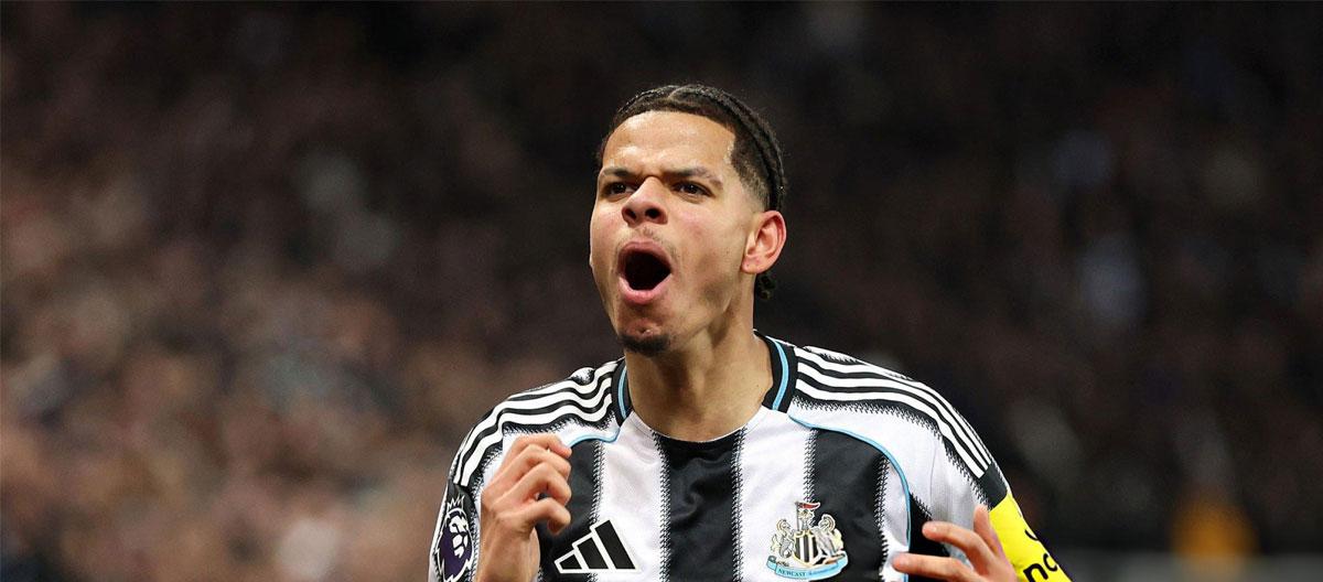 ◤Premier League◢ Super-sub William Orsula's late strike helps 10-man Newcastle United stunned Manchester United with a late 2-1 win..