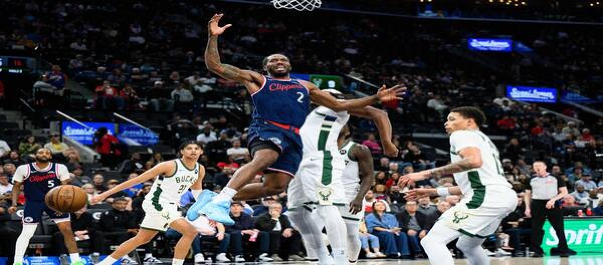 Leonard's 28-point outburst gave the Clippers a comfortable 129-126 victory over the Bucks.