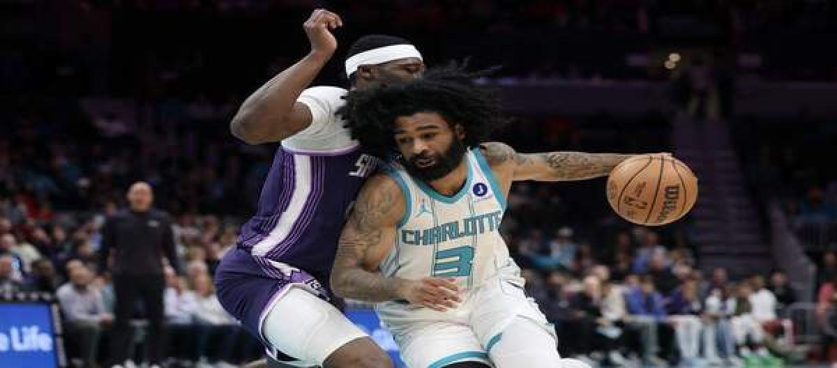 White scored 27 points as the Hornets defeated the Kings 134-90.