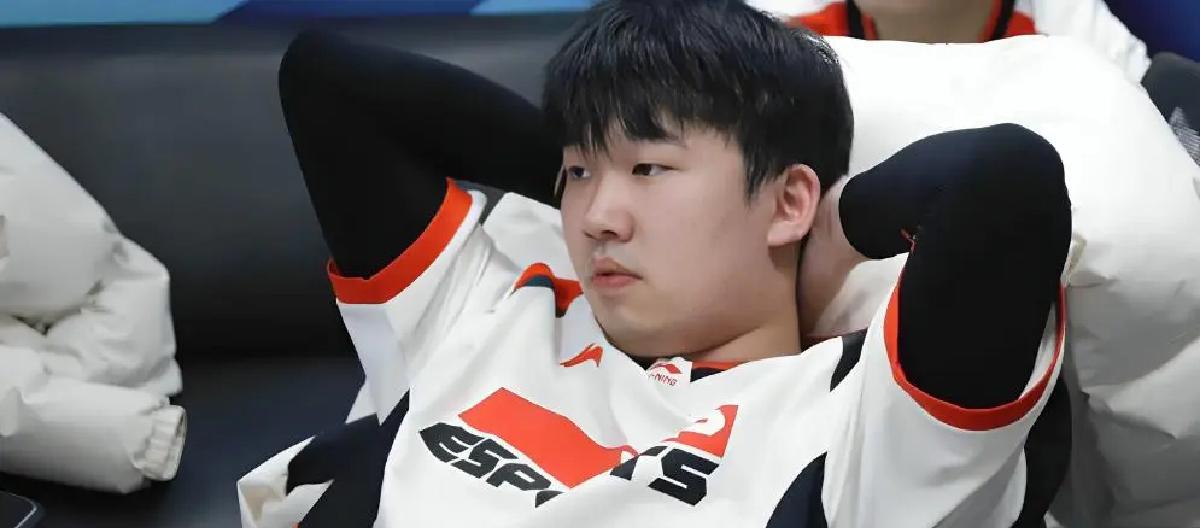 League of Legends: TES team's Naiyou was caught fixing a match, and the official punishment is confirmed: a lifetime ban.