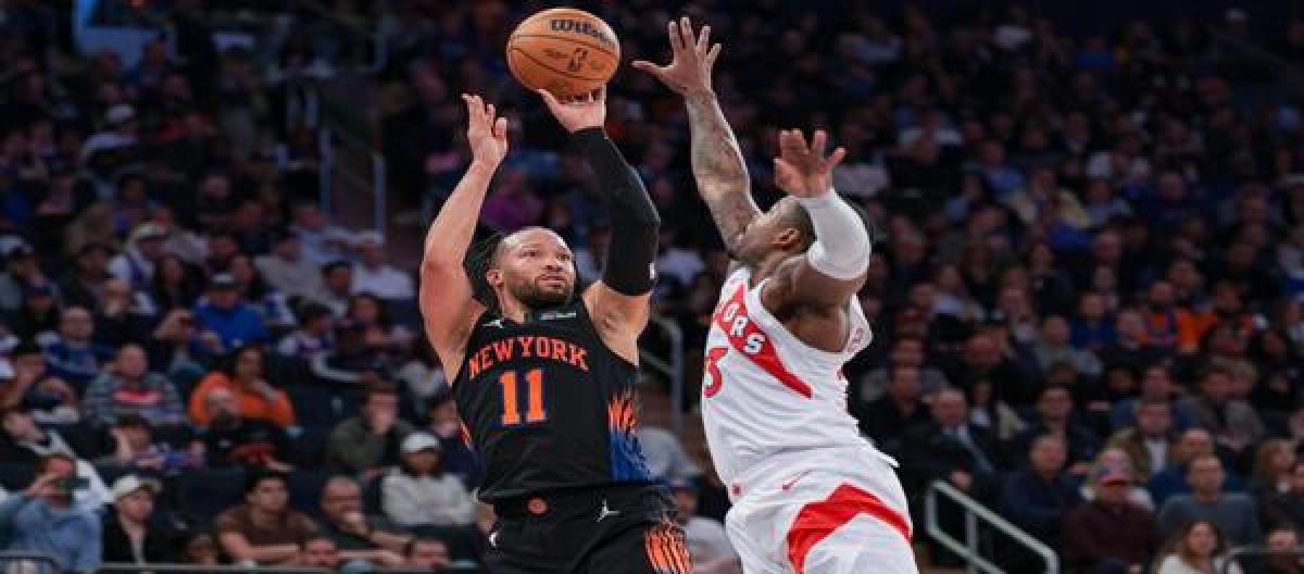 Brunson scored 29 points and Towns added 22, as the Knicks easily defeated the Raptors 112-95.
