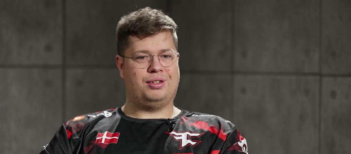 CS2: Karrigan was happy to reunite with his old teammates and officially joined Falcons after leaving FaZe.