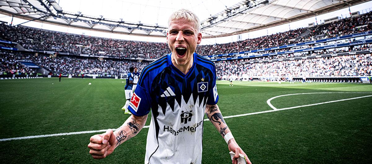 Hamburg triggered on-loan Rennes Denmark attacking midfielder Albert Grønbæk's buyout clause..