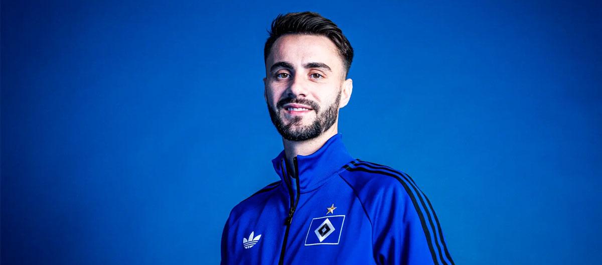 Hamburg officially triggered Arsenal midfieler Fabio Vieira's buy-out clause..